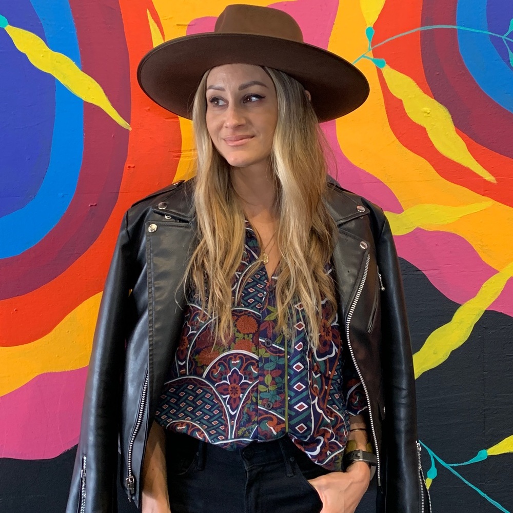 Meet your Posher, Selena